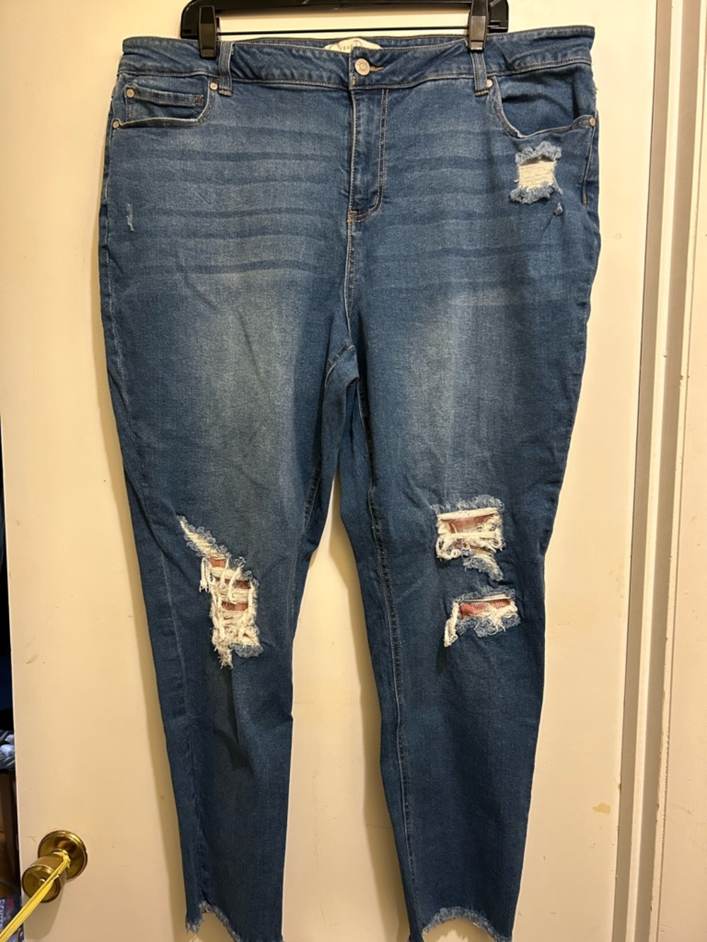 C Est. 1946 Women’s Distressed Super Hi Rise Denim Ankle Jeans. Sz 20W